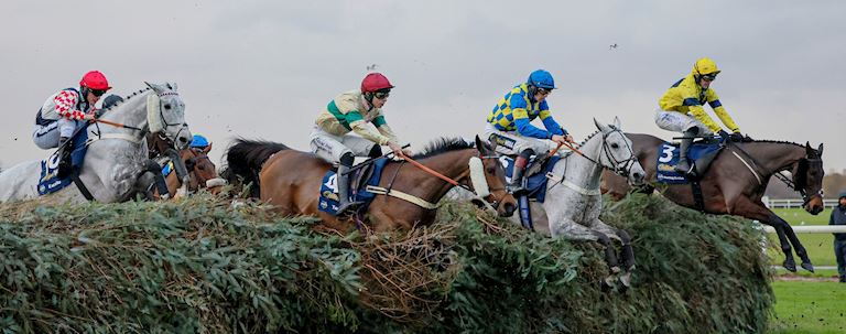 £100,000 GRAND SEFTON CHASE RETURNS TO BECHER CHASE DAY AS AINTREE WELCOMES NEW MOLYNEUX HURDLE