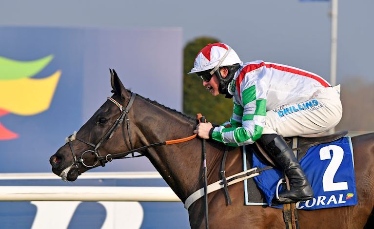 MISTER FISHER BACK TO WINNING WAYS IN CORAL SILVINIACO CONTI CHASE TO SET UP POSSIBLE RYANAIR CHASE 